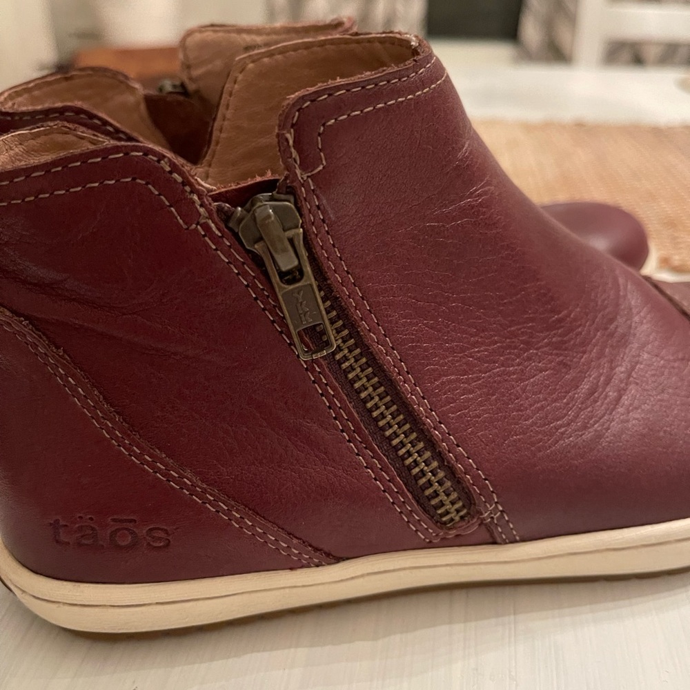Taos Footwear Burgundy Ankle Boots - Picture 2 of 10